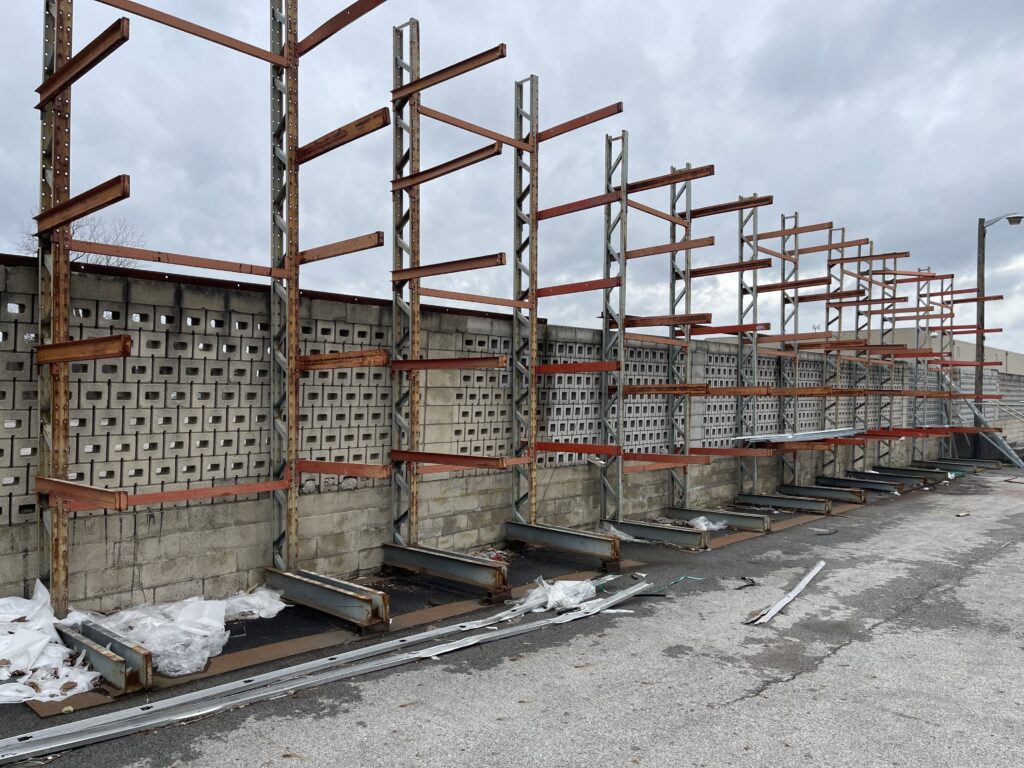 USED rusty Cantilever Racking2