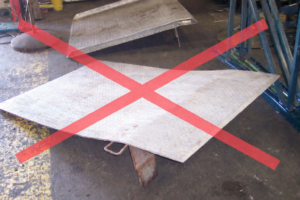 damaged dock plate-should not be used